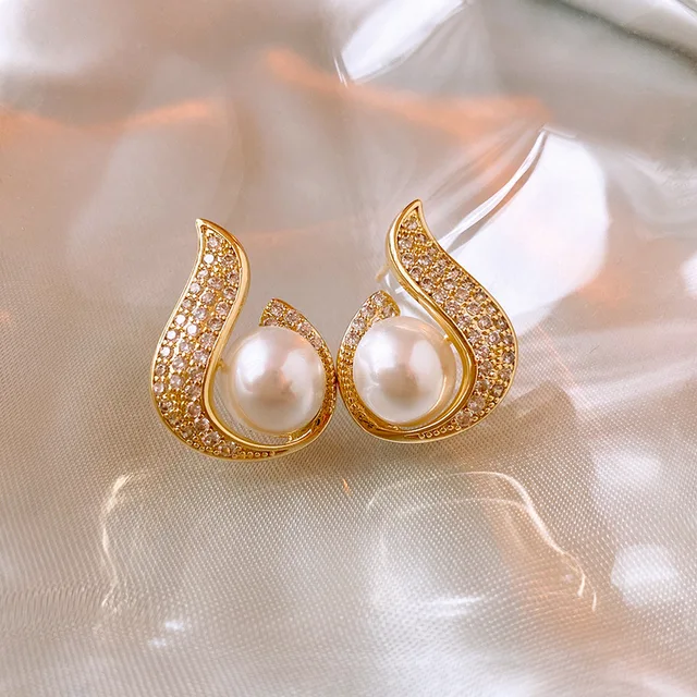 Gold-Plated Zircon Pearl Earring