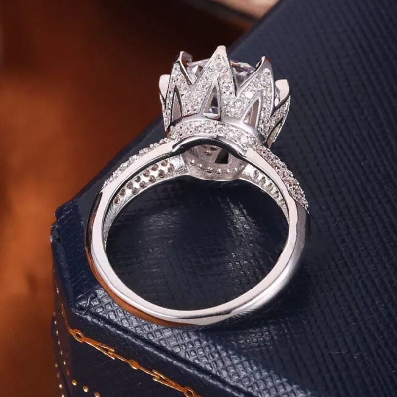 Luxury Zircon Crown Ring