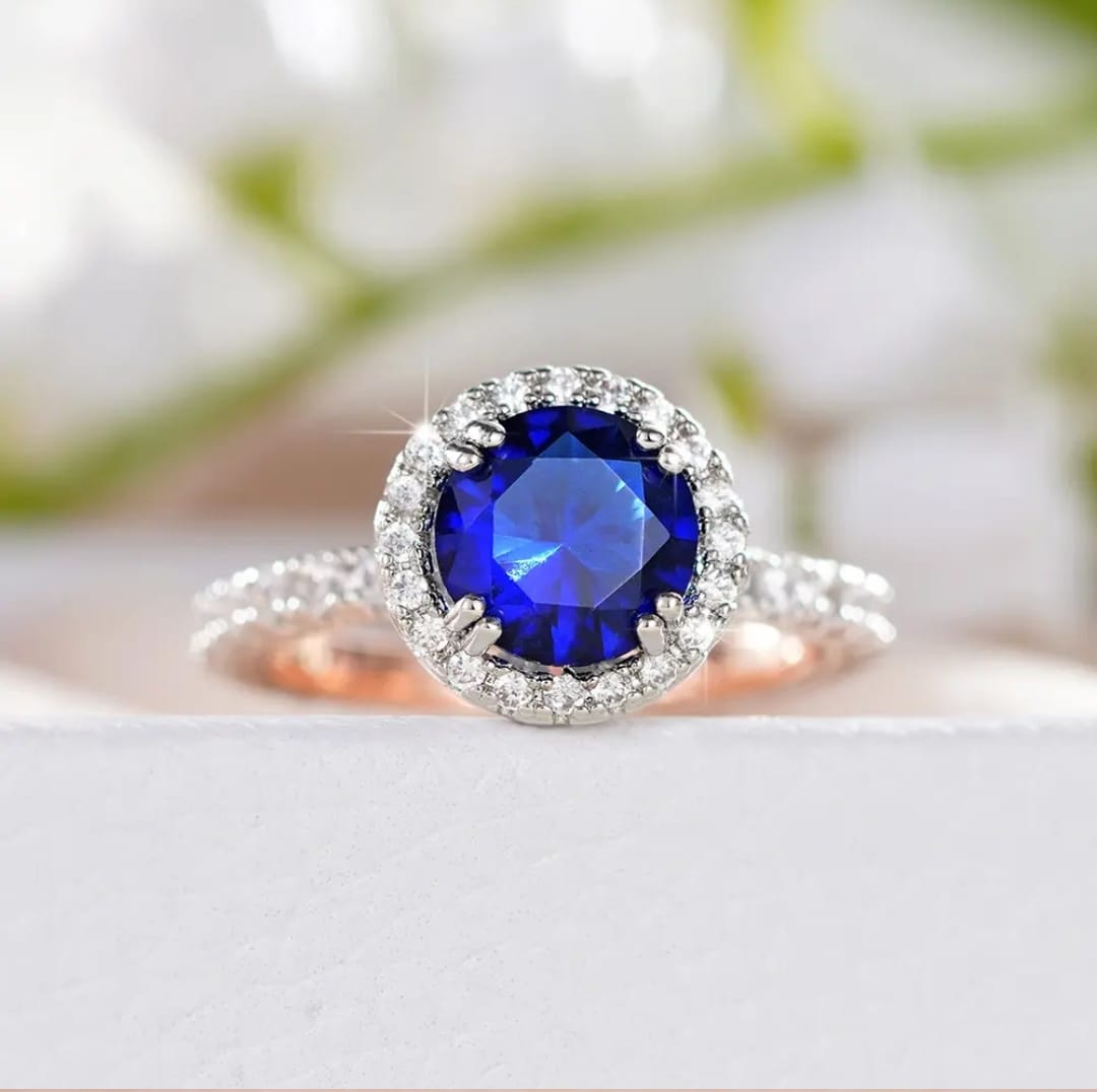 Elegant Vintage Blue Ring