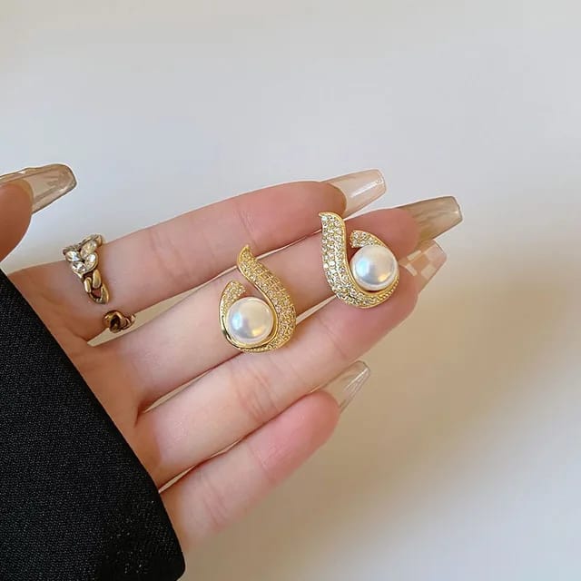 Gold-Plated Zircon Pearl Earring